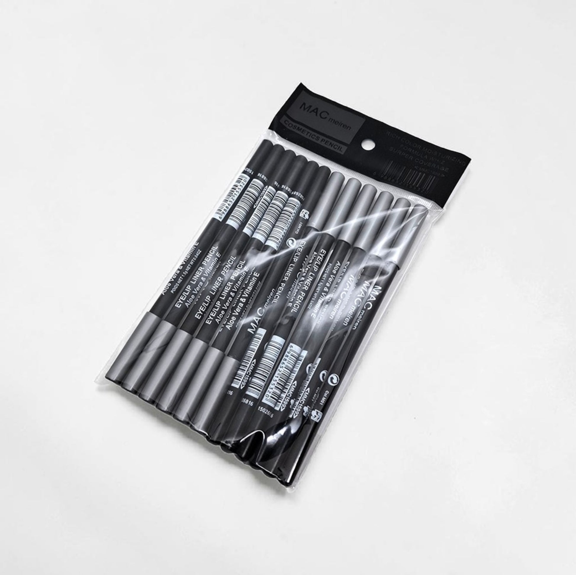Delineador negro en lápiz #600